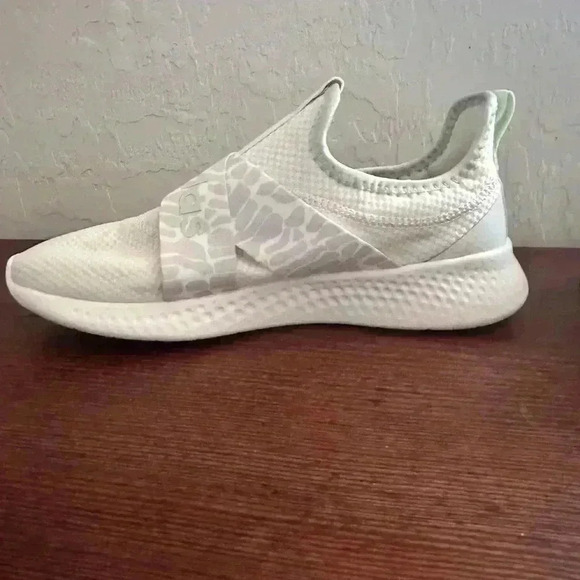 Size 11.5 - adidas Puremotion Adapt Leopard Women’s Light Green and White - Picture 5 of 10